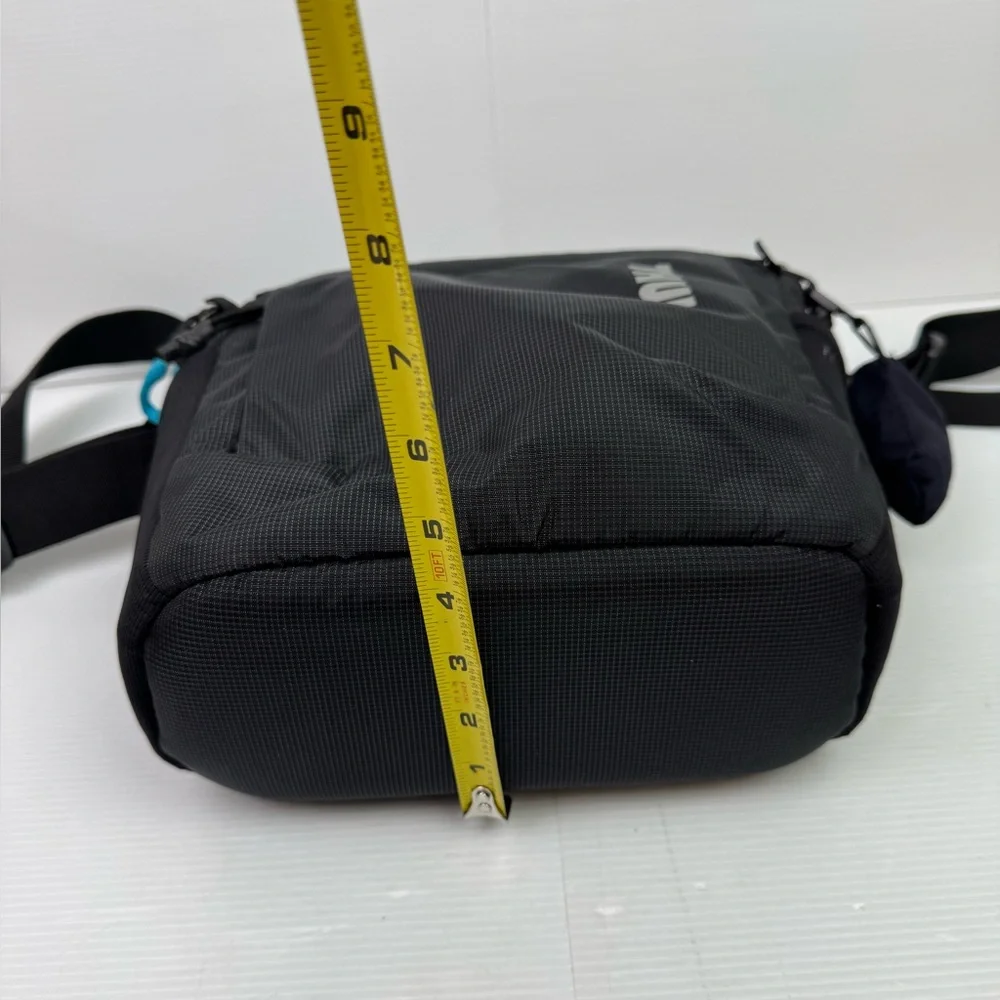 THULE Aspect Camera DSLR Shoulder Pack Travel Bag Padded - Black NO DIVIDERS